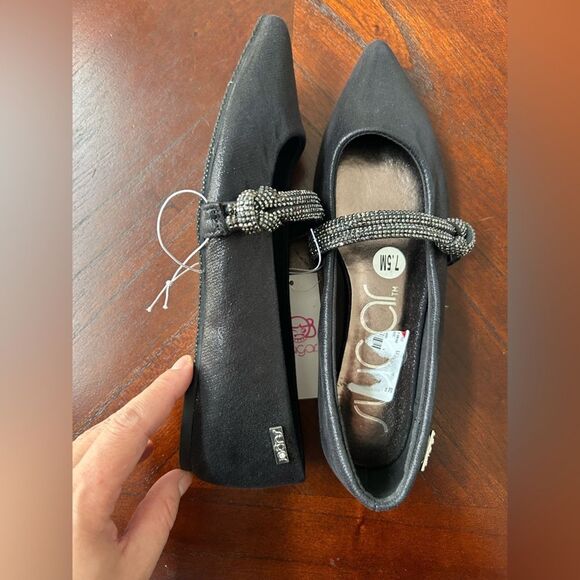 NEW Sugar Women's Lingo Pointed Toe Rhinestone Flats
SIZE 7.5 - Picture 3 of 4